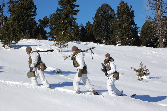 Tiểu đoàn bộ binh số 18, quân đội Áo tập trận chiến thuật trong tuyết lạnh